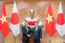 El presidente de la Asamblea Nacional de Vietnam, Tran Thanh Man y el primer ministro de Japón, Ishiba Shigeru. (Foto: Nhan Dan)