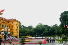 La ceremonia tiene lugar en el Palacio Presidencial.