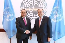 El presidente de Vietnam Nguyen Xuan Phuc y el secretario general de la ONU, António Guterres. (Fotograía: VNA)