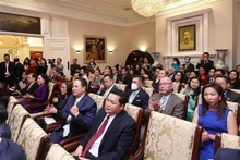 Representantes de la comunidad de vietnamitas en Estados Unidos en un encuentro con el primer ministro Pham Minh Chinh en mayo de 2022. (Fotografía: VNA)
