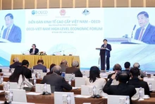 El ministro de Planificación e Inversión de Vietnam, Nguyen Chi Dung, interviene cita. (Fotografía: VNA)