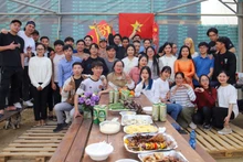 Los estudiantes y pasantes vietnamitas del grupo AICAT (Foto: VNA)