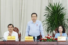 El presidente de la Asamblea Nacional de Vietnam, Tran Thanh Man, se reúne con los votantes de la provincia de Hau Giang.
