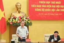 [Foto] Reunión del Subcomité de Documentos del Congreso del Partido del Parlamento vietnamita