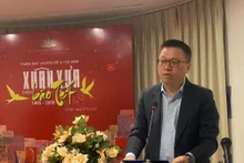 Le Quoc Minh, presidente-editor del periódico Nhan Dan (Pueblo), subjefe de la Comisión de Comunicación y Educación del Comité Central del Partido Comunista de Vietnam y titular de la Asociación de Periodistas del país habla en el evento. (Fotografía: hanoimoi.com.vn)