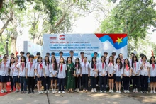 [Foto] Estudiantes exploran la exposición interactiva del periódico Nhan Dan