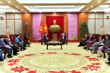 [Foto] Máximo dirigente de Vietnam recibe a delegación de alto rango del Partido Popular de Camboya