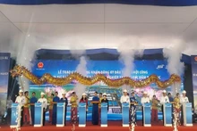 Acto de inauguración del proyecto de la fábrica electrónica de Quang Yen. (Fotografía: diendandoanhnghiep.vn)