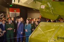 [Foto] Presidente brasileño visita Museo de Historia Militar de Vietnam