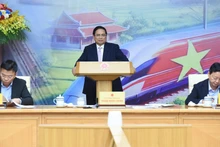 [Foto] Premier vietnamita preside reunión para impulsar proyectos de autopistas