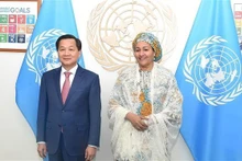 El viceprimer ministro de Vietnam Le Minh Khai y la subecretaria general de la ONU, Amina Mohammed (Foto: VNA)