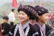 Destacan trajes tradicionales de la etnia Lao en provincia de Lai Chau