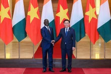 [Foto] Presidente de la Asamblea Nacional de Vietnam recibe a su homólogo marfileño