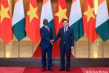 El presidente de Asamblea Nacional, Vuong Dinh Hue, y su homólogo de Costa de Marfil, Adama Bictogo (Fotografía: Nhan Dan)