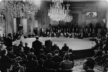 Escena de la ceremonia oficial de firma de los Acuerdos de París el 27 de enero de 1973 en el Centro Internacional de Convenciones de Kléber, en París, Francia. (Foto: Centro Nacional de Archivos III, Comisión de Comunicación y Educación del Comité Central del Partido Comunista de Vietnam, Ministerio de Relaciones Exteriores de Vietnam)