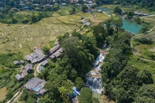 Vista panorámica de la catarata Mu. 