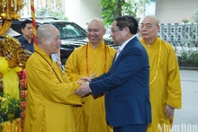 [Foto] Premier de Vietnam felicita a comunidad budista por el Vesak 2568