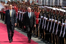 El primer ministro tailandés, Srettha Thavisin y el gobernador general de Australia, David Hurley, en Bangkok (Foto: Bangkokpost)