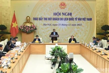 [Foto] Premier vietnamita preside conferencia sobre atracción de turistas internacionales