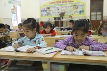 Una clase de alumnos en la escuela primaria de Nga My.