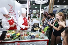 La feria exhibirá en los 800 stands una amplia gama de productos de 700 empresas de 20 países y territorios (Fotografía: VNA)
