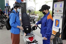 El petróleo es un combustible importante para garantizar la producción y el consumo. (Fotografía: VNA)