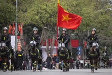 [Foto] Ensayo para el programa por el 80 aniversario del Día Tradicional de la Policía Popular de Vietnam