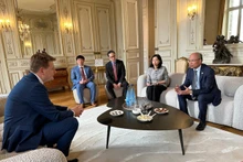 En el encuentro entre el prefecto de Hérault, François-Xavier Lauch, y el embajador de Vietnam en Francia, Dinh Toan Thang (Foto: VNA)