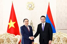 El presidente de la Asamblea Nacional de Armenia, Alen Simonyan, y su homólogo vietnamita, Tran Thanh Man. (Foto: VNA)