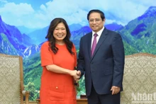 [Foto] Premier vietnamita recibe a ministra canadiense de Promoción de Exportaciones, Comercio Internacional y Desarrollo Económico