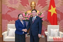 [Foto] Titular legislativo de Vietnam recibe a dirigente partidista de Laos 