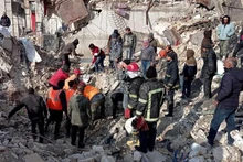 Las fuerzas de rescate buscan a las víctimas del terremoto (Fotografía: Xinhua/ VNA)