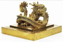 El sello de oro “Hoang de chi bao” (tesoro del emperador) (Fotografía: VNA)