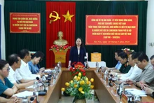 La vicepresidenta Vo Thi Anh Xuan, visita el Centro de Cuidado y Tratamiento de víctimas del Agente Naranja/dioxina. 