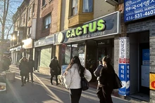 La tienda presenta los productos de café vietnamita de Cactus en un barrio central de Toronto, Canadá. (Foto: baotintuc.vn)