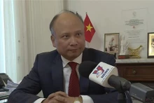 El embajador vietnamita en Francia, Dinh Toan Thang, en la entrevista (Foto:VNA)