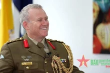 El coronel Paul Foura durante la entrevista con la prensa (Fotografía: qdnd.vn)