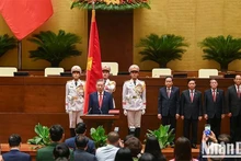 El presidente de Vietnam, To Lam, presta juramento. 