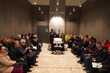 El embajador de Vietnam en Rusia, Dang Minh Khoi, expresa las máximas condolencias a los familiares, amigos y colegas de Lokshin. (Fotografía: VN A)
