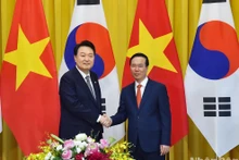 El presidente vietnamita, Vo Van Thuong, y su homólogo surcoreano, Yoon Suk Yeol (Fotografía: Nhan Dan)