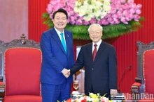 [Foto] Máximo dirigente partidista de Vietnam recibe al presidente surcoreano