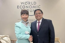El primer ministro Pham Minh Chinh recibe a Jane Jie Sun, directora ejecutiva del Grupo Trip.com.