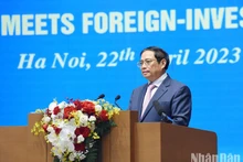 [Foto] Primer ministro de Vietnam se reúne con inversores foráneos
