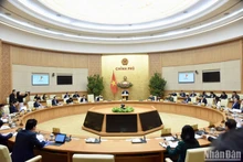 [Foto] Premier vietnamita preside reunión gubernamental del primer mes de 2024