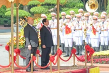 [Foto] Premier vietnamita preside ceremonia de bienvenida a su homólogo ruso