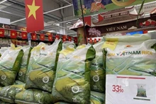 Arroz vietnamita se encuentra en el sistema de distribución francés Carrefour. (Fotografía: VNA)