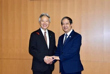 El ministro de Educación y Formación de Vietnam, Nguyen Kim Son, y Moriyama Masahito, titular de Educación, Cultura, Deportes, Ciencia y Tecnología de Japón. (Fotografía: moet.gov.vn)