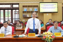 Pham Hoang Son, vicesecretario permanente del Comité del Partido y presidente del Consejo Popular de Thai Nguyen, interviene en la reunión (Foto: thainguyen.gov.vn)