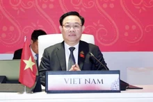 El presidente de la Asamblea Nacional de Vietnam, Vuong Dinh Hue, asiste al primer plenario de la 44 Asamblea General de la Asamblea Interparlamentaria de la Asean. (Fotografía: VNA)