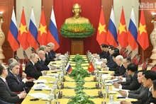 Conversaciones entre el secretario general del Partido Comunista de Vietnam, Nguyen Phu Trong y el presidente de Rusia, Vladimir Putin. 